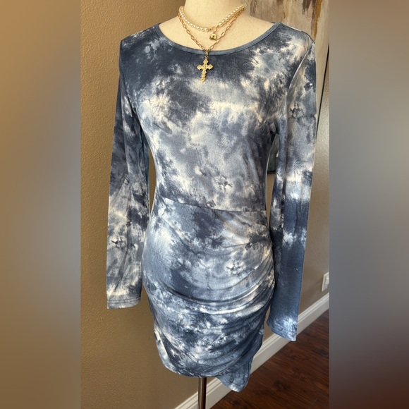 Tie dye ruched dress in navy - Picture 4 of 6